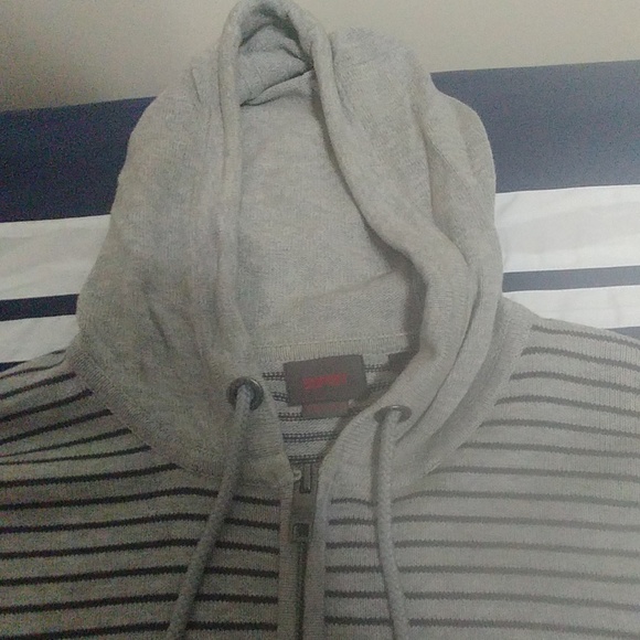 ESPRIT Hoodie Sweater - Picture 2 of 4